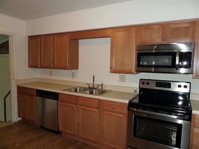 Building Photo - 3494 Castleton Hill