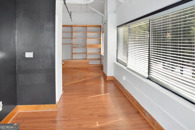 Foto del edificio - 120 Ralph McGill Blvd NE