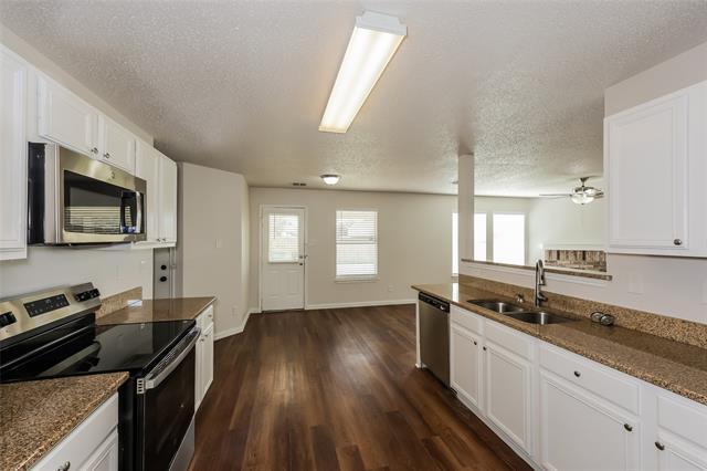 Building Photo - 664 Lowe Dr