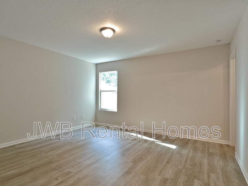 Foto principal - 1052 Kenmore St