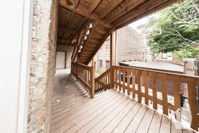 Building Photo - 2 bedroom in Chicago IL 60647
