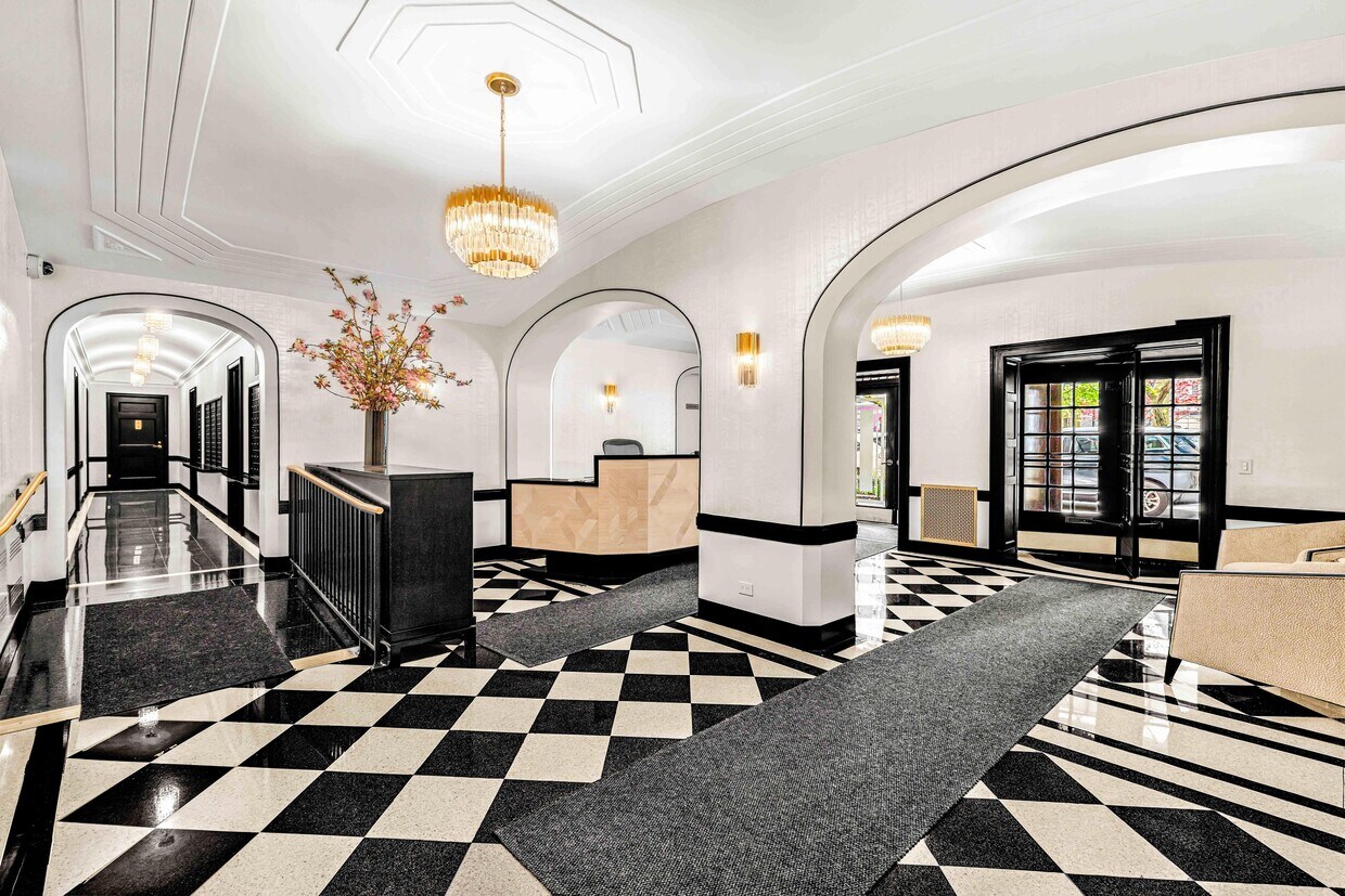 Foto principal - 299 W 12th St