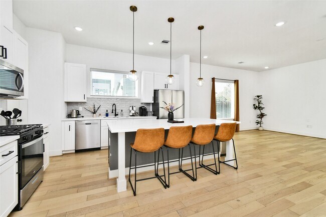 Foto del edificio - 208 N York St