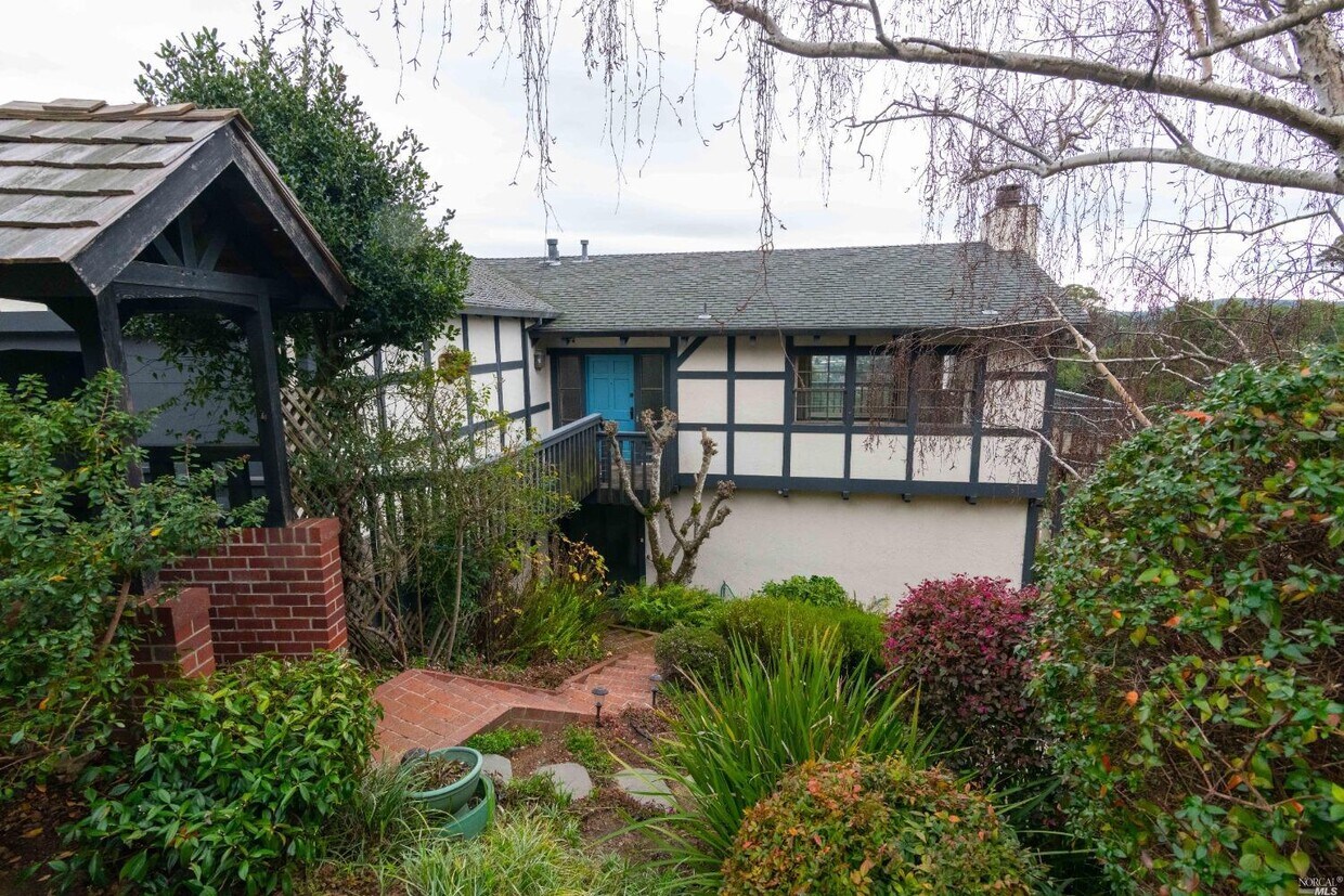 6 Pleasant Ave, Corte Madera, CA 94925 House Rental in Corte Madera