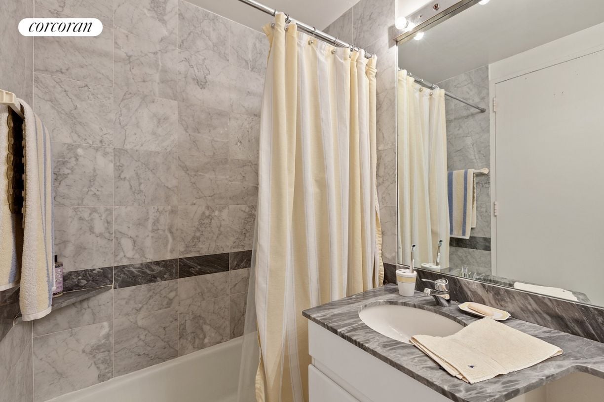 Building Photo - 232-236 E 47th St