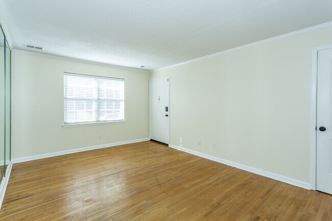 Building Photo - 2053 Montreat Cir