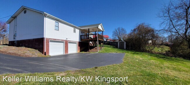 Building Photo - 3 br, 2.5 bath House - 385 Matson Rd.  - 3...