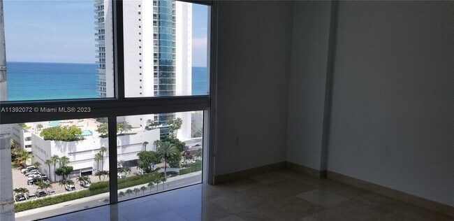 Building Photo - 150 Sunny Isles Blvd