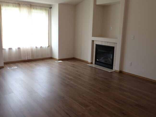 Foto del edificio - Beautiful 5 Bedroom House Puyallup South Hill