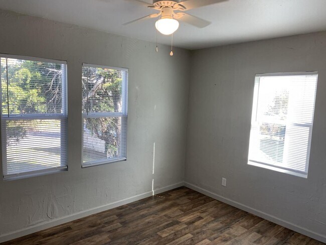 Foto del edificio - 804 NE 30th St