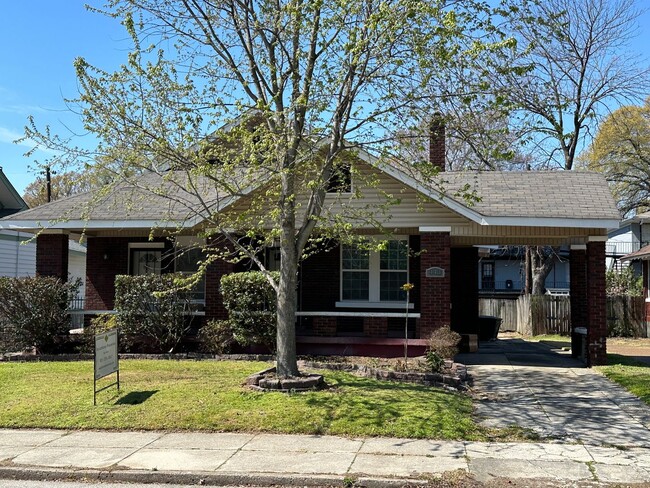Photo - 443 N Avalon St House