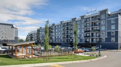 Building Photo - Glenhart Views