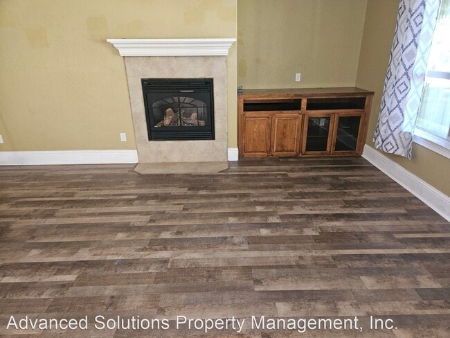 Foto del edificio - 4 br, 3 bath House - 780 Woodacre Dr.