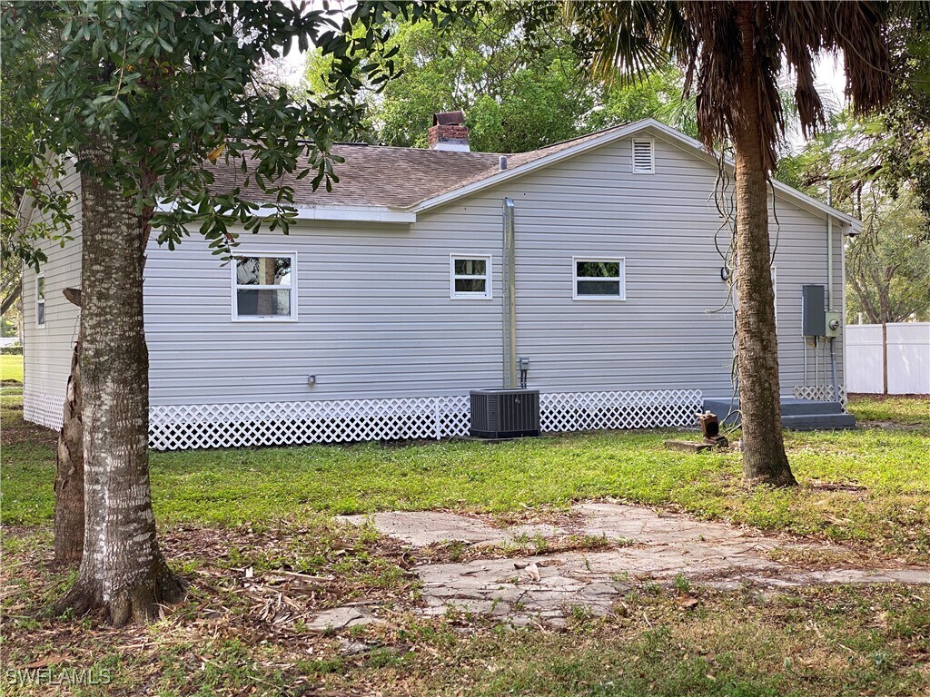 Foto principal - 2371 Lafayette St