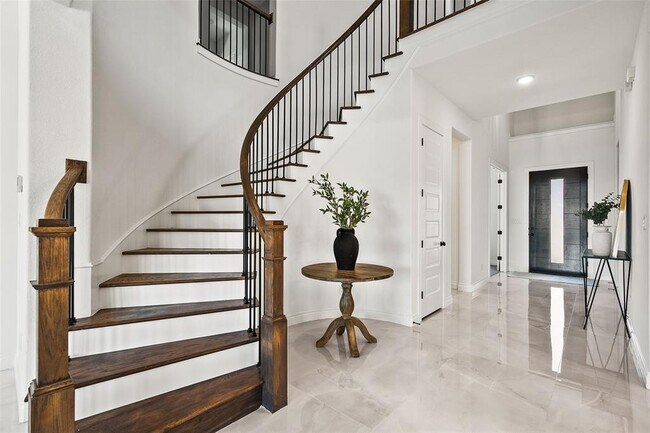 Building Photo - 129 Low River Ln