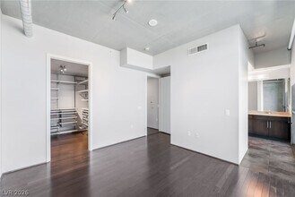Building Photo - 353 E Bonneville Ave