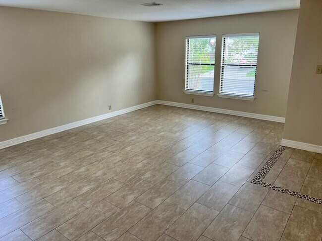 Building Photo - 9814 Kelton Dr