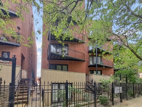 Building Photo - 25 E 26th St
