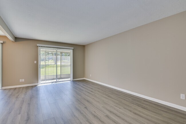 Foto del edificio - 1674 Goshen Rd