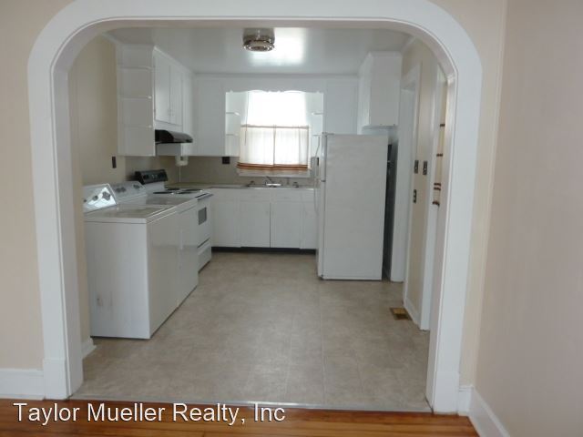 Building Photo - 2 br, 1 bath House - 108 E Cypress Street