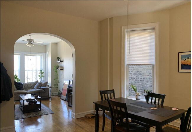 Foto del edificio - 723 W Wrightwood Ave