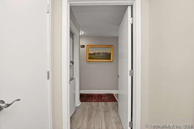 Foto del edificio - 298 Old Waterbury Rd