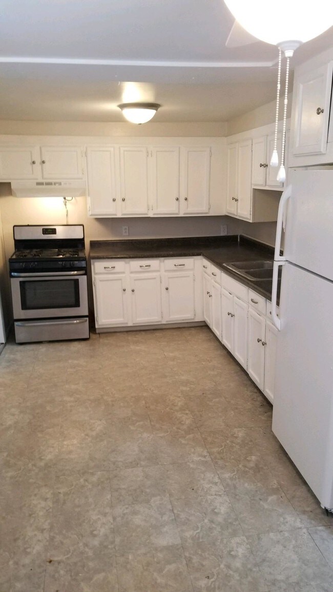 Building Photo - 5953 Meade Rd