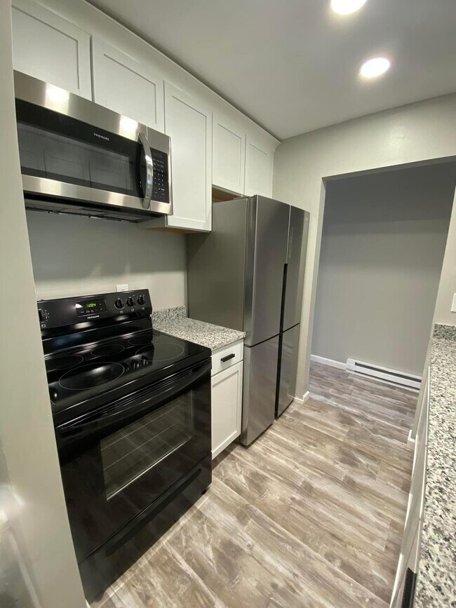 Building Photo - 307 Forest Ln