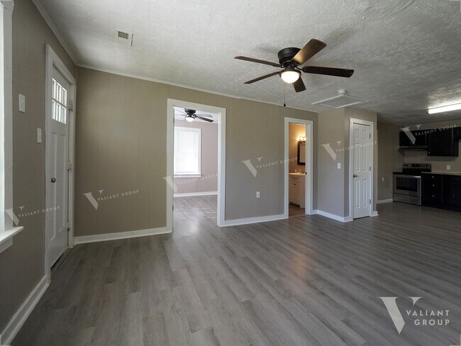 Building Photo - Charming Three-Bedroom, Two-Bathroom Stone...