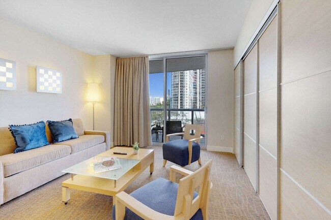 Foto del edificio - 18683 Collins Ave