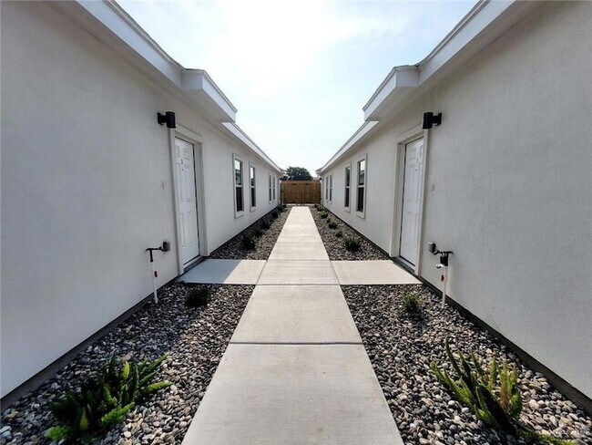 Foto del edificio - 7107 N 59th Ln