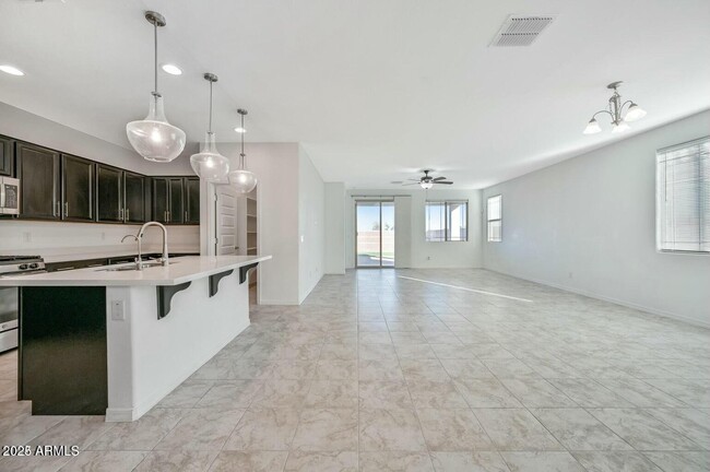 Foto del edificio - 4603 S 115th Dr