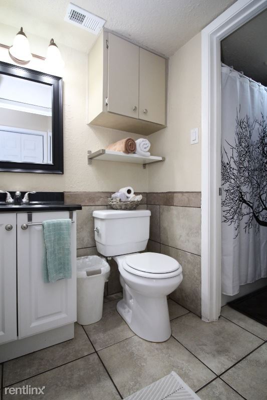 Foto del edificio - 1304 Mckie Dr