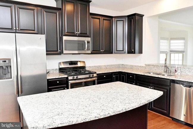 Building Photo - 5904 Leben Dr