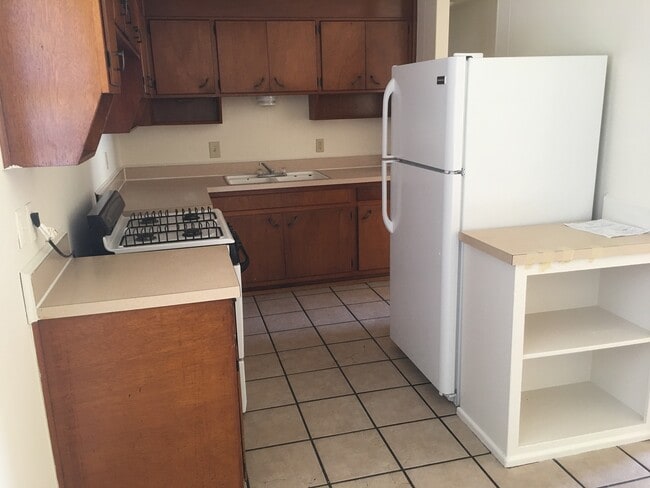 Building Photo - Immaculate 3 Bedroom Home with Garage and Fenced yard in Mesa Verde