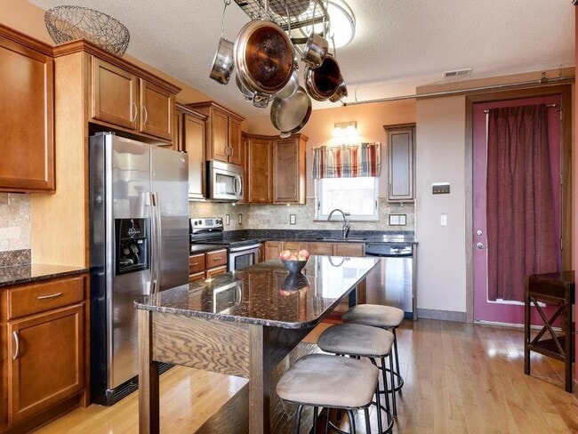 Foto del edificio - Rarely Available 3 Bedroom 2 Bathroom Penthouse At The Sexton Lofts!