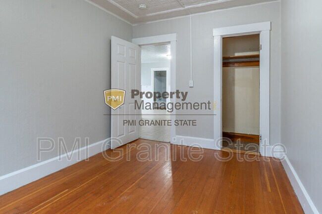 Foto del edificio - 7 Paige Ave