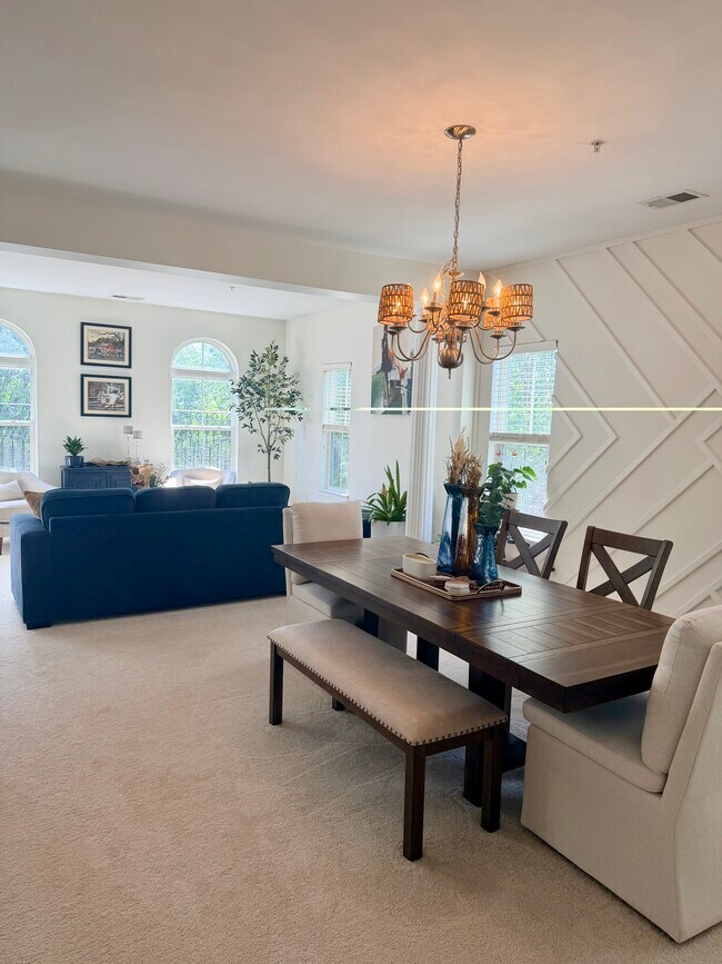 Foto del edificio - 9360B Esplanade Ct