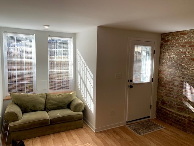 Photo - 660 E St NE House