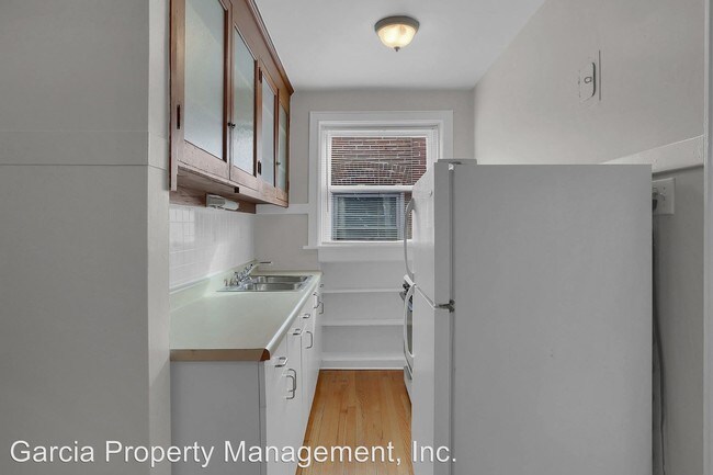 Foto del edificio - 4967 Lindenwood Ave