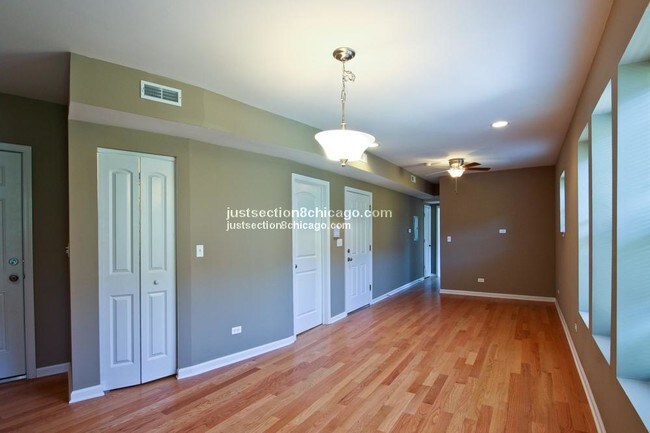 Foto del edificio - 7429 S Colfax Ave