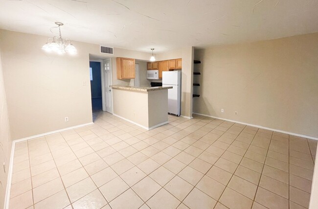 Foto del edificio - Gated Residence in Prime South Austin