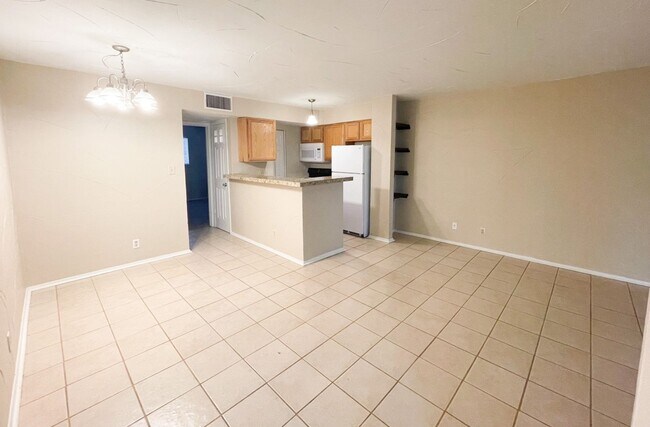 Building Photo - South Austin Condo located in Gated Community Off South 1st in Dawson Neighborhood