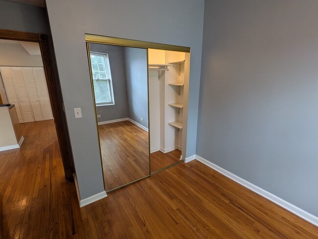 Bedroom - 1912 W Chase Ave