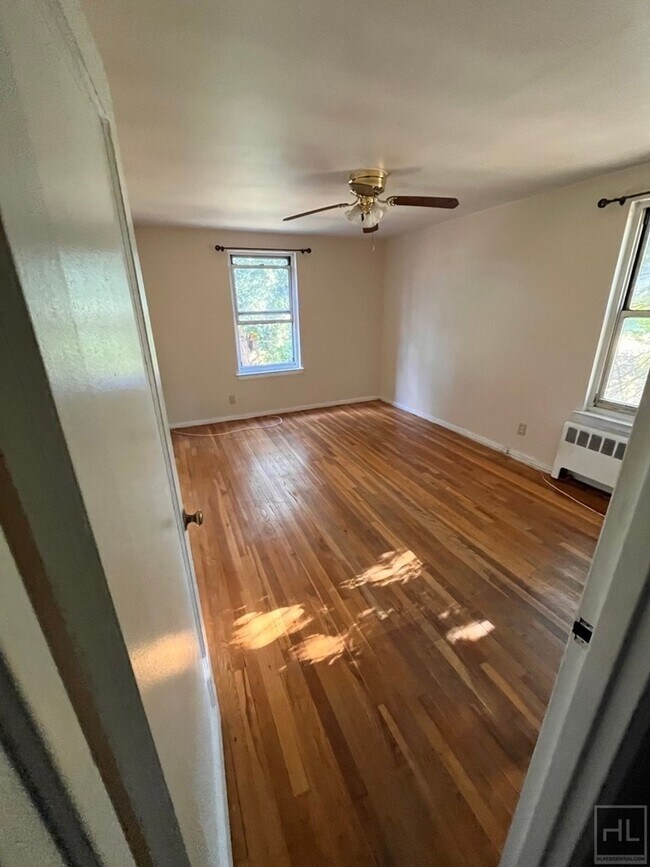 Building Photo - Spruce St. Apt. 2A, Yonkers NY 10701,