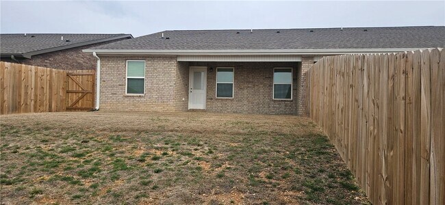 Foto del edificio - 523 NW 68th Ave