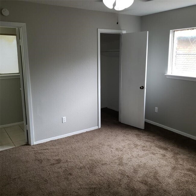 Foto del edificio - 12931 Southbridge Rd