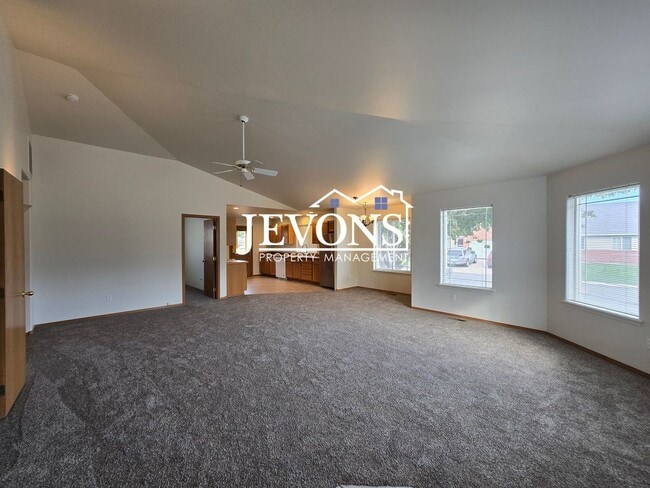 Foto del edificio - Two-bedroom home with a fully equipped kit...
