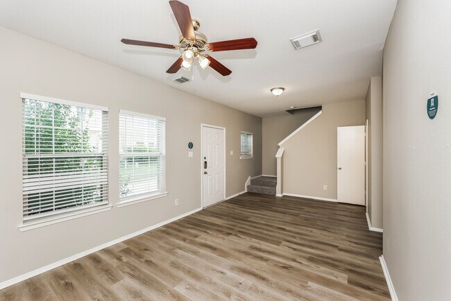 Foto del edificio - 20627 Sycamore Crest Ln