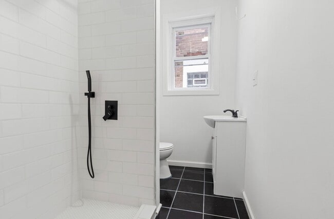 Building Photo - 6011 Catharine St